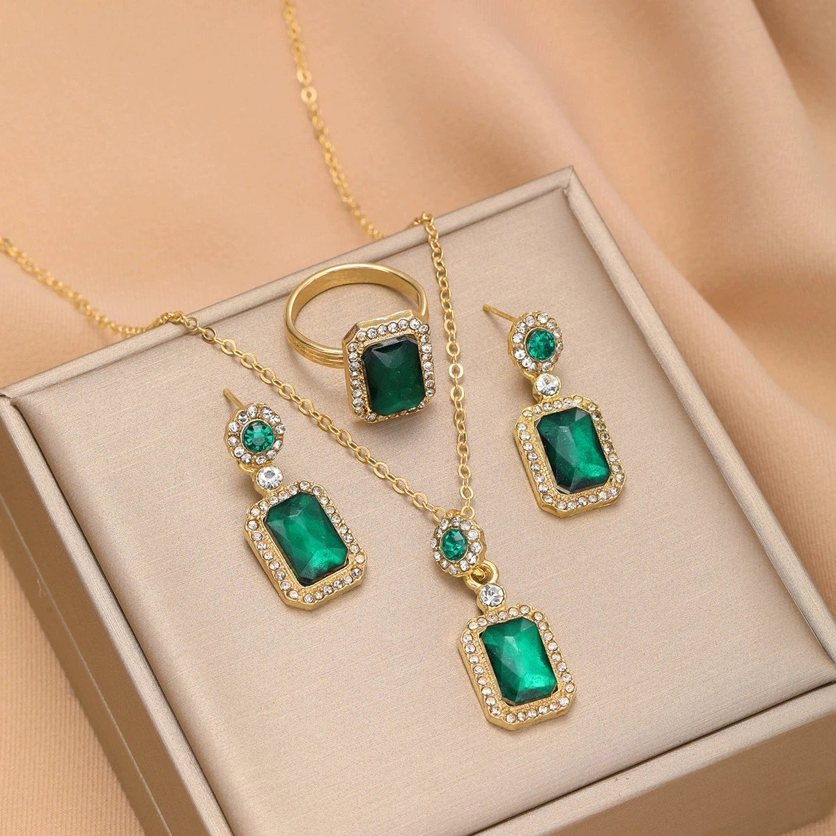 Elegant Green Geometric Jewelry Set